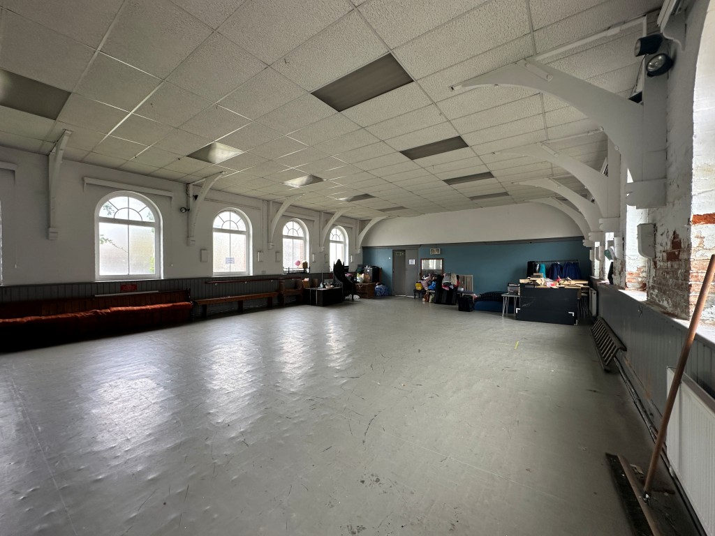 Lot: 24 - TWO DETACHED BUILDINGS WITH POTENTIAL - Main hall from Kitchen